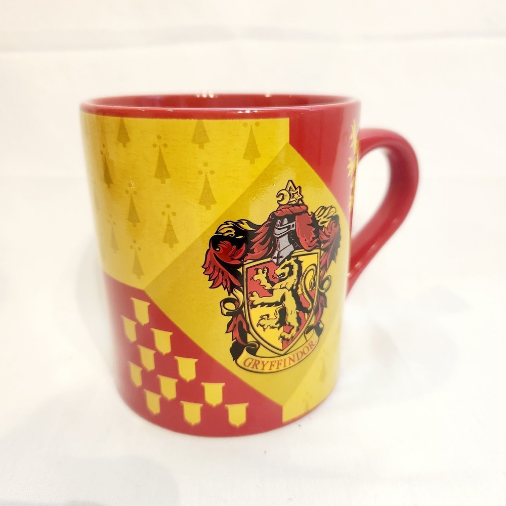 Harry Potter Gryffindor Crest 14 oz Coffee Hot Chocolate Mug Cup Warner Bros - Picture 4 of 15